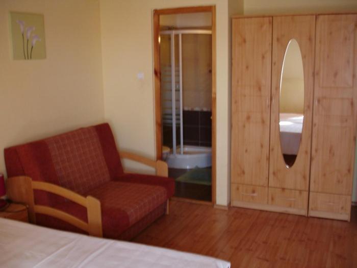 Mediterran Apartman Es Vendeghaz Hajdúszoboszló Exterior foto