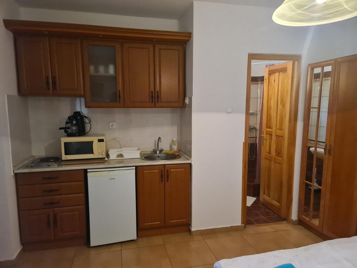 Mediterran Apartman Es Vendeghaz Hajdúszoboszló Exterior foto