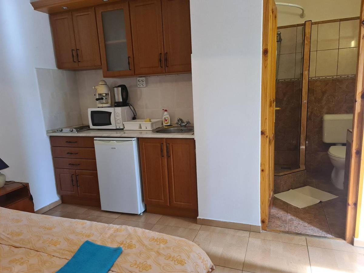 Mediterran Apartman Es Vendeghaz Hajdúszoboszló Exterior foto