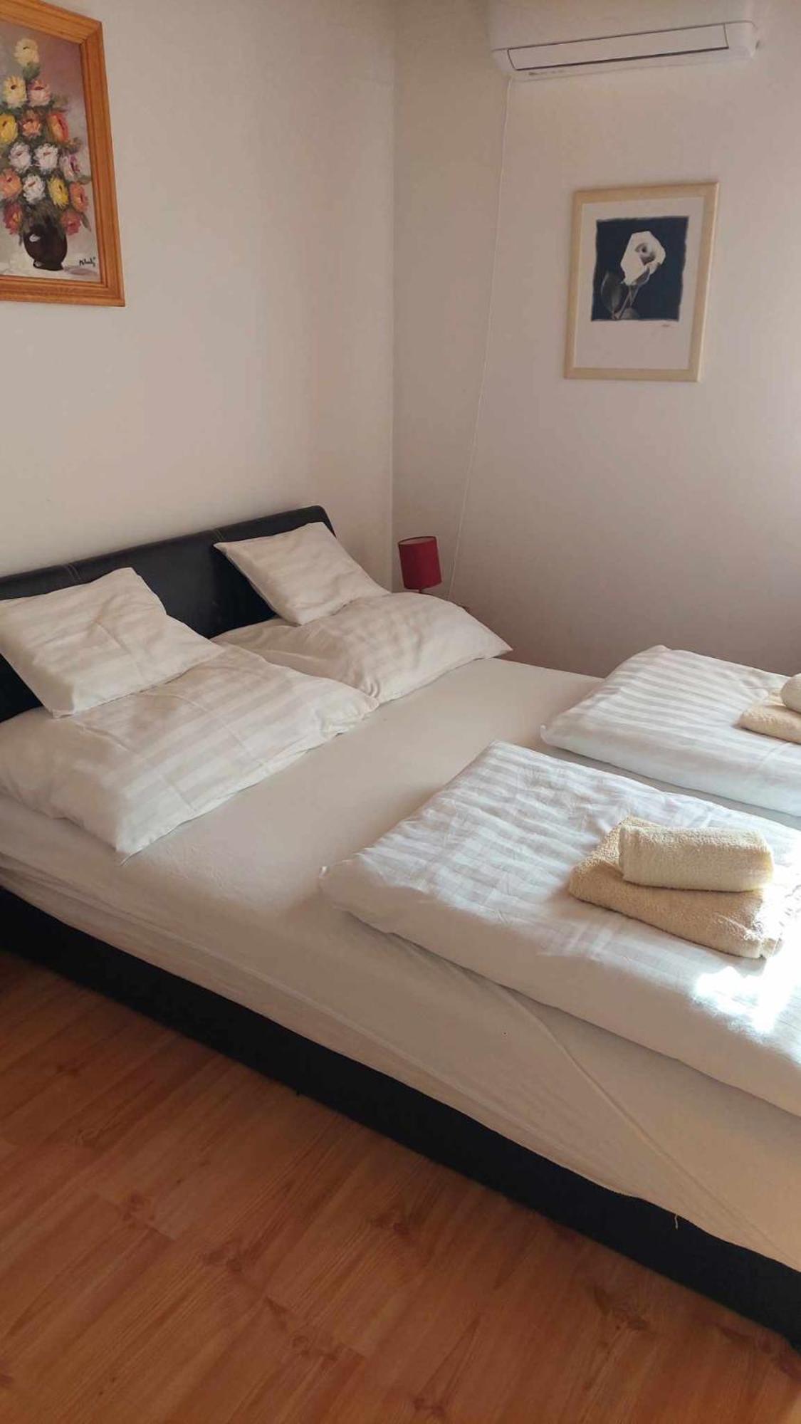 Mediterran Apartman Es Vendeghaz Hajdúszoboszló Exterior foto